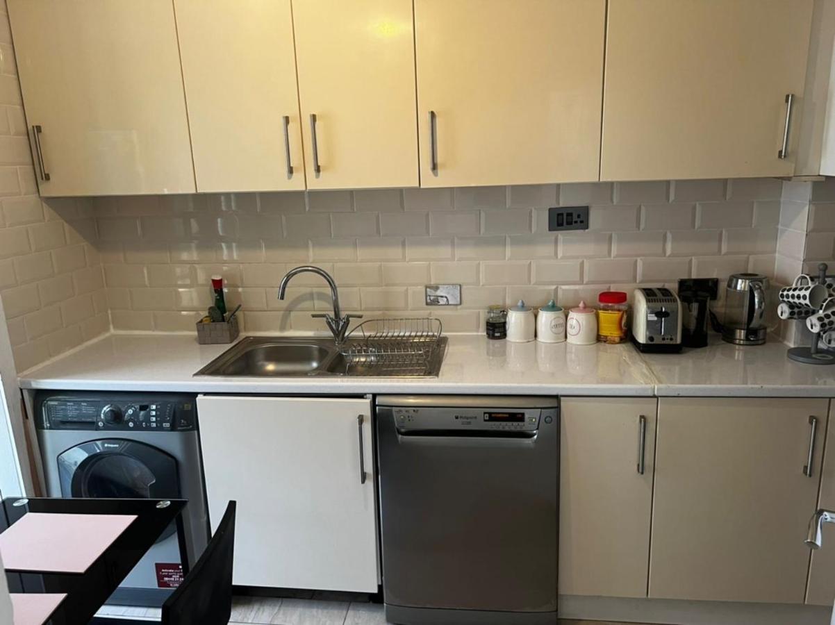 Cosy 2-Bedroom Flat In Finsbury Park, Modern, Convenient & Close To Central London! Eksteriør bilde