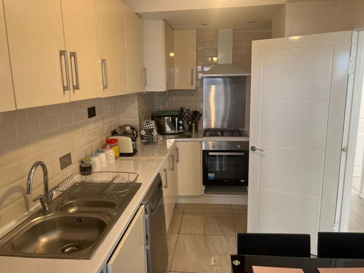 Cosy 2-Bedroom Flat In Finsbury Park, Modern, Convenient & Close To Central London! Eksteriør bilde
